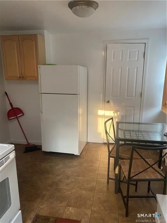 19 Wardwell St - Photo 6 of 10