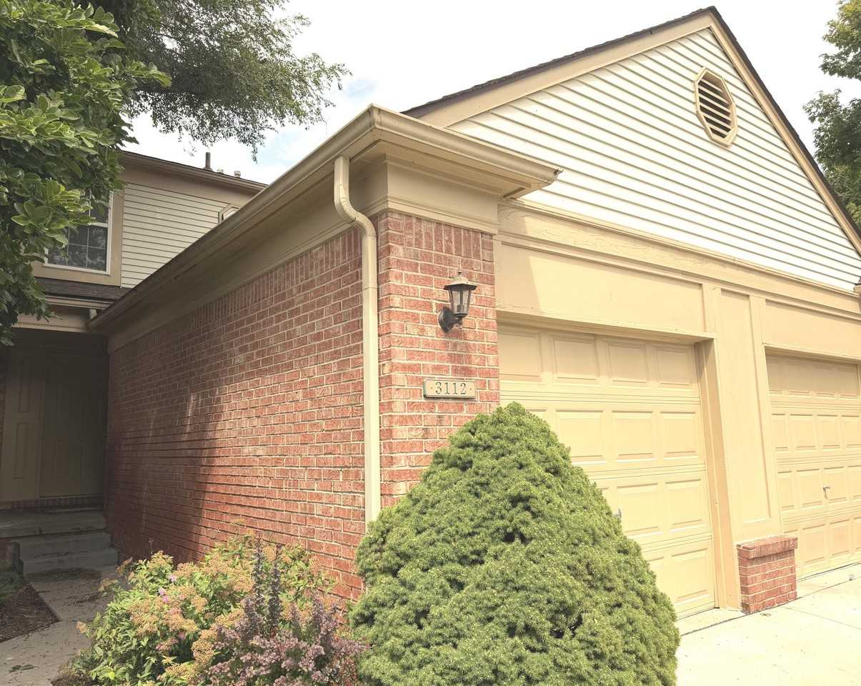 3112 Village Cir