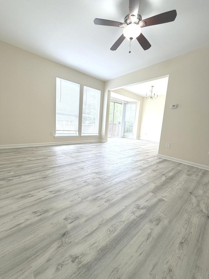 3112 Village Cir - Photo 2 of 25