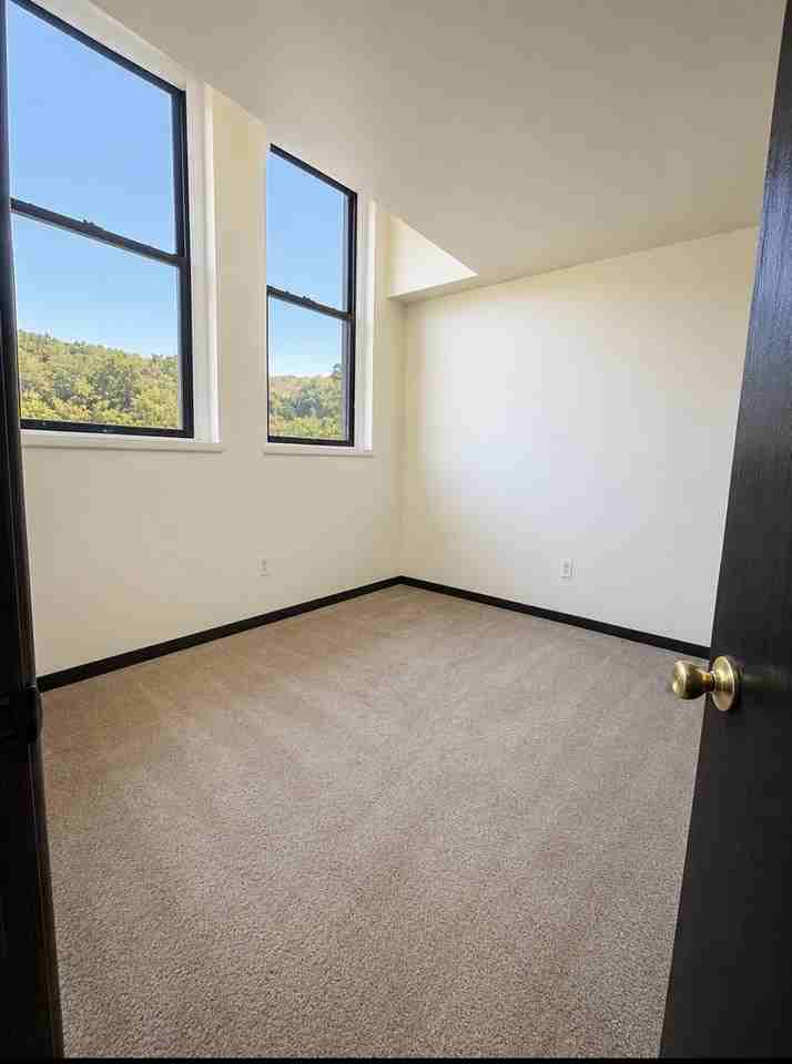1735 Ohio Avenue - Photo 2 of 5