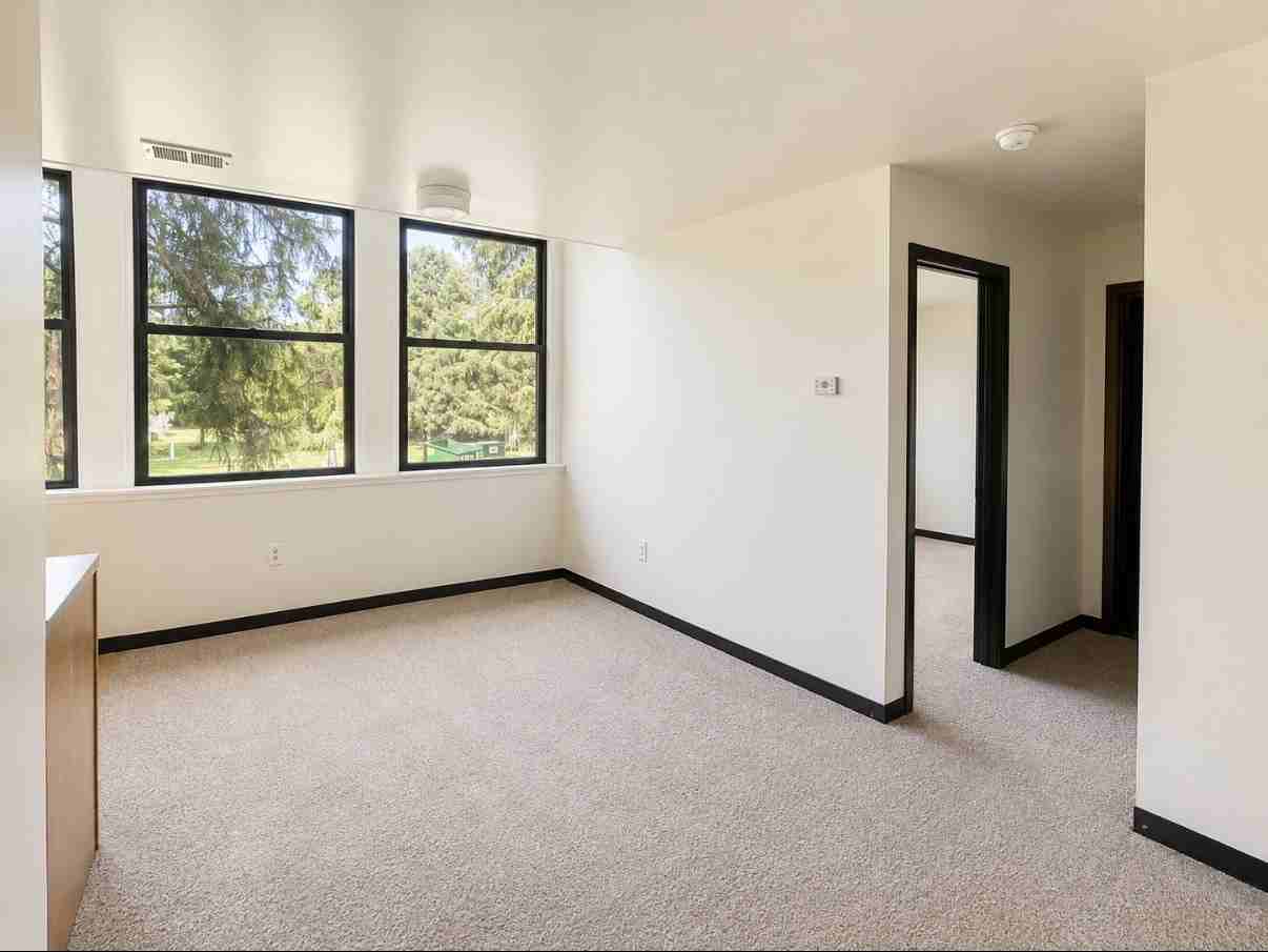 1735 Ohio Avenue - Photo 3 of 5