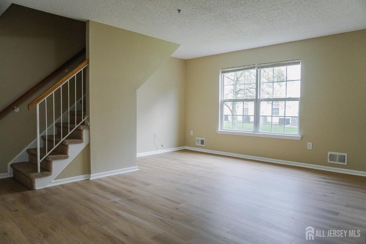 48 Prestwick Way - Photo 4 of 22
