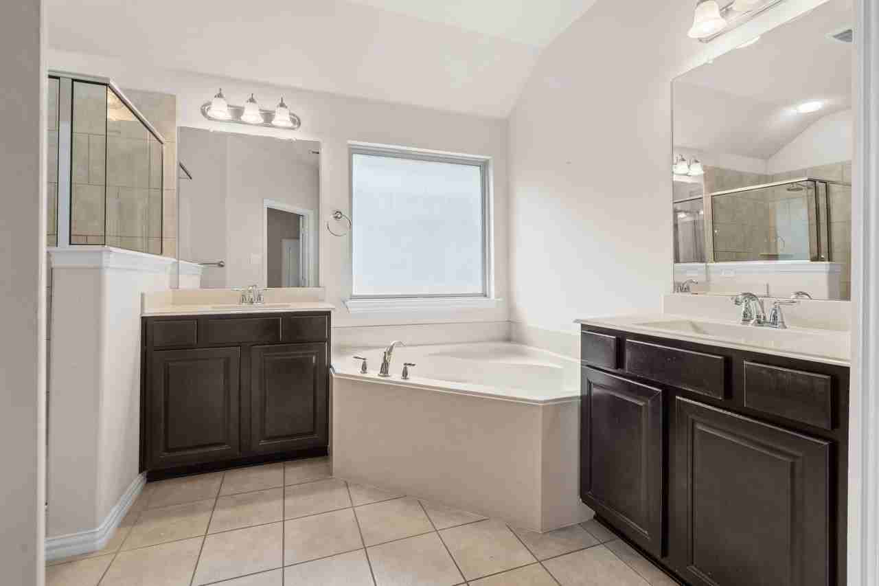 2640 Costa Mesa Dr - Photo 5 of 36