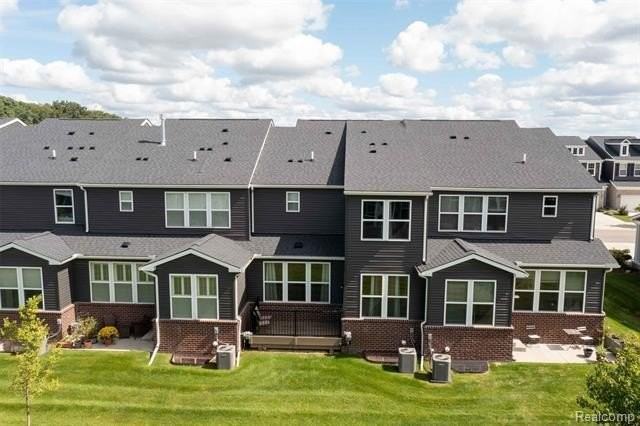 4830 Broomfield Way - Photo 2 of 36