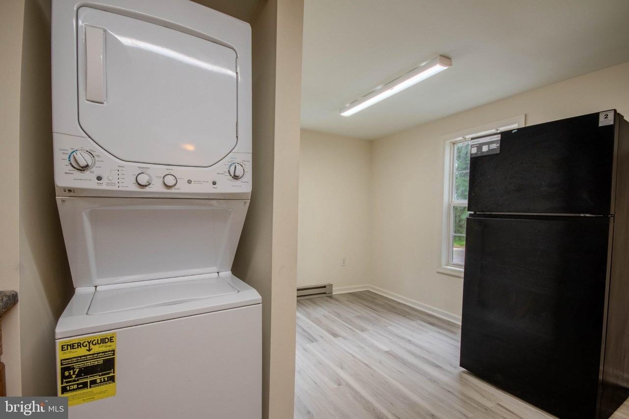 403 Newton Ter - Photo 5 of 19