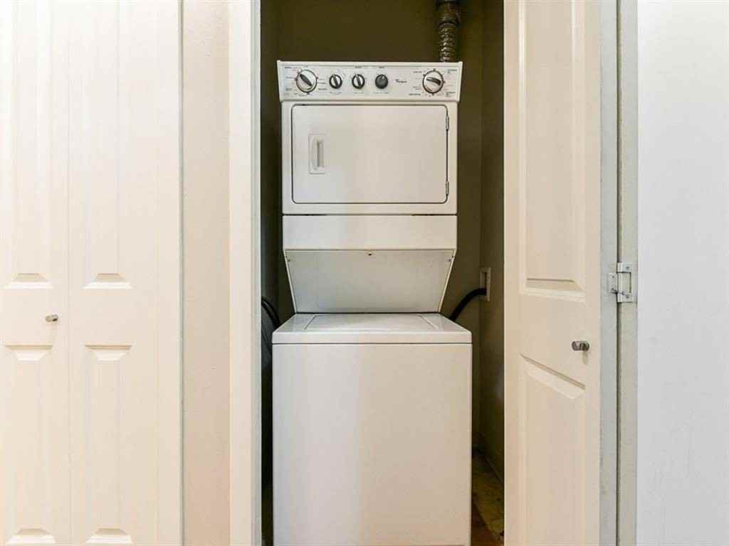 13321 102 A Avenue - Photo 6 of 11
