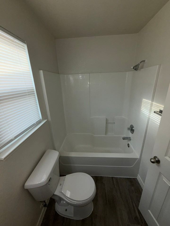 2717 Saulsbury Dr - Photo 2 of 23