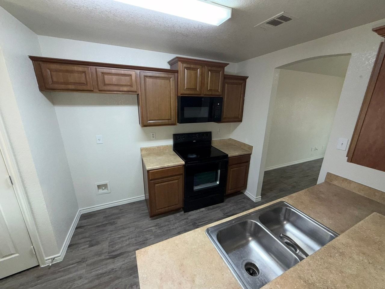 2717 Saulsbury Dr - Photo 6 of 23