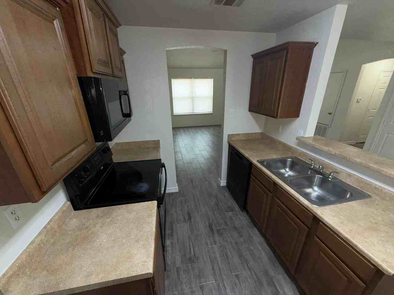 2717 Saulsbury Dr - Photo 7 of 23