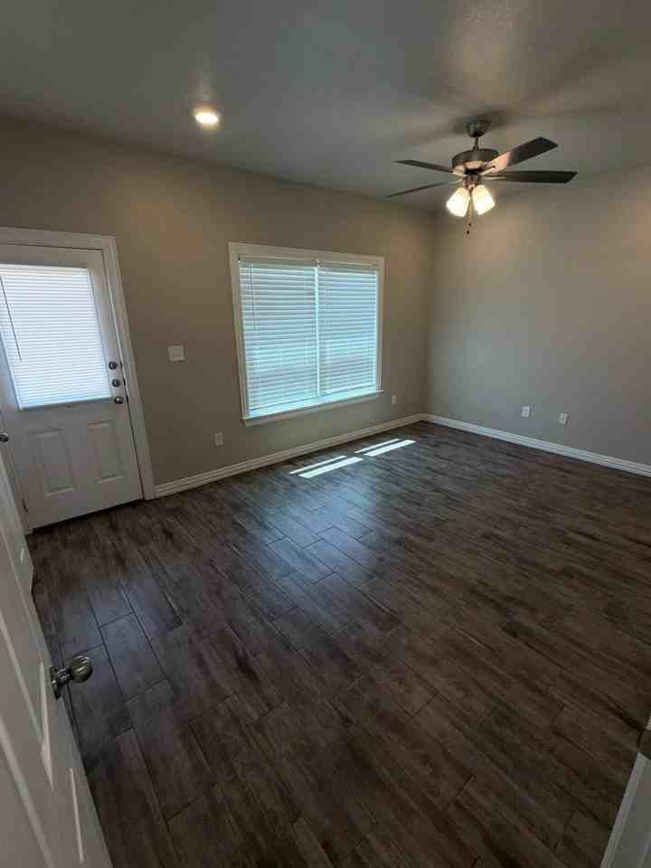 3159 Fenway Cir - Photo 5 of 14