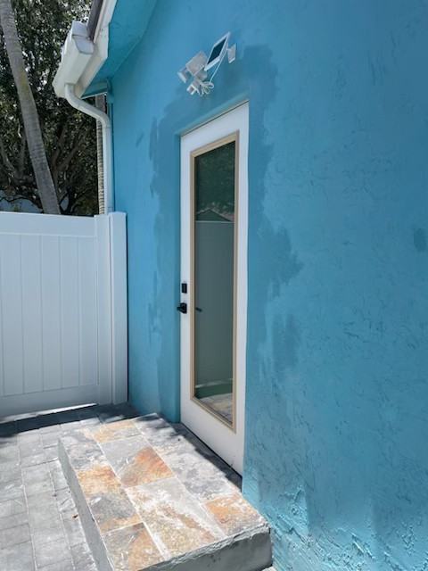 9941 SW 161st Pl - Photo 3 of 10