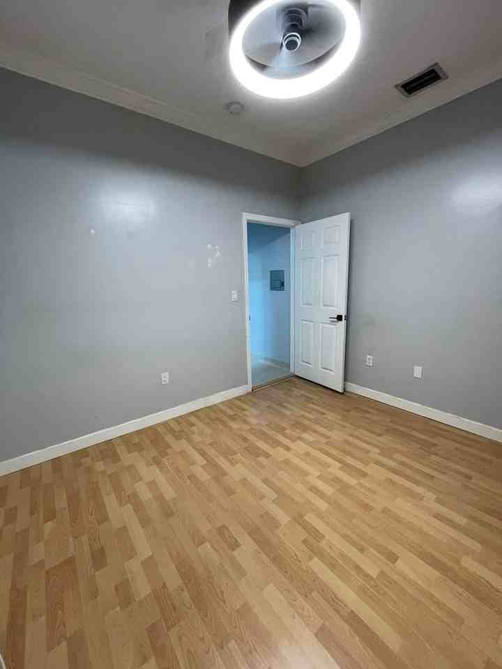 9941 SW 161st Pl - Photo 4 of 10