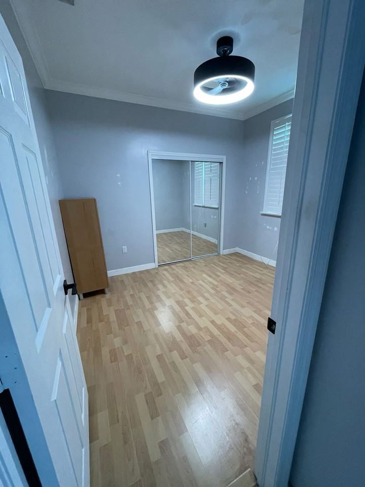 9941 SW 161st Pl - Photo 5 of 10