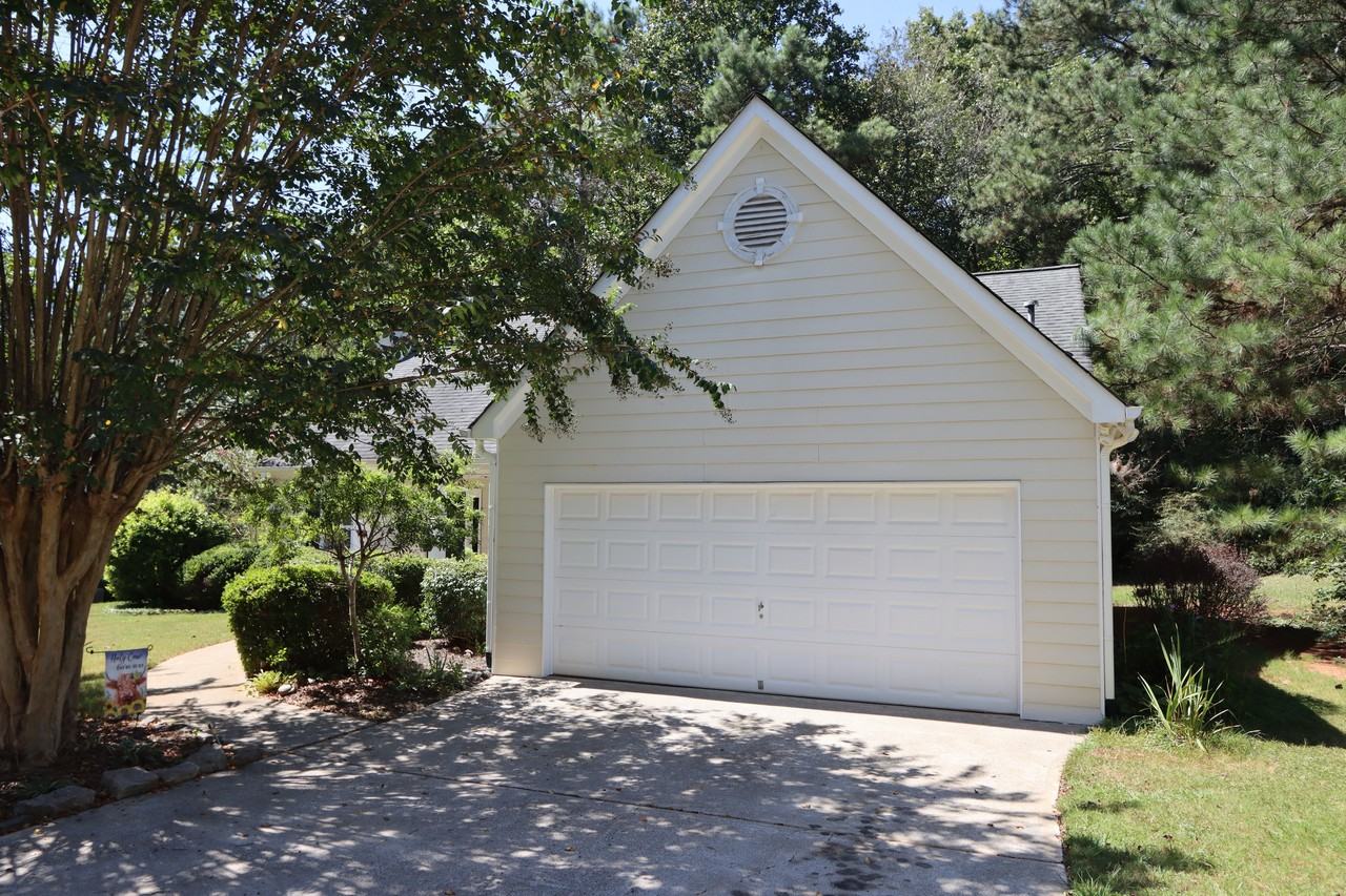 227 Westwind Dr #1 - Photo 3 of 16