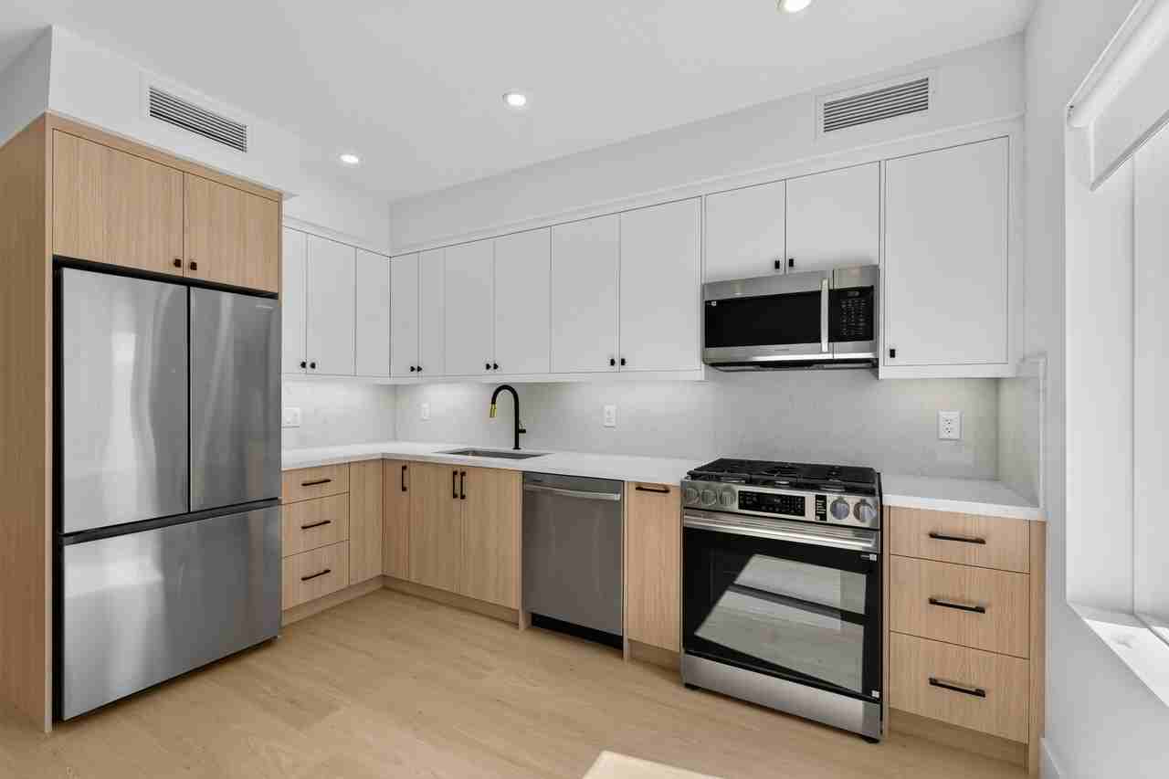 96 Belgravia Avenue #101 - Photo 4 of 25