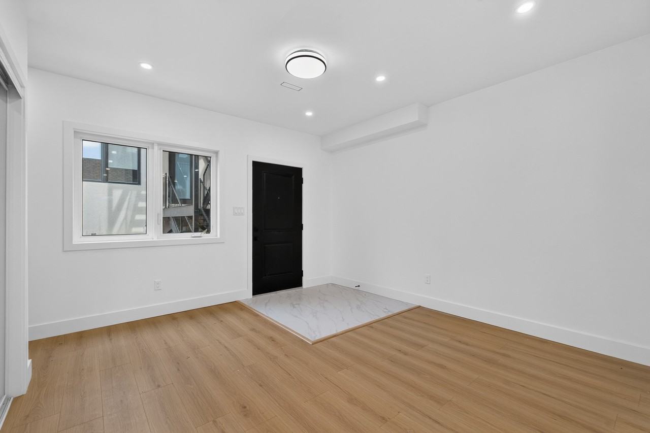 6 Kirknewton Road - Photo 7 of 32