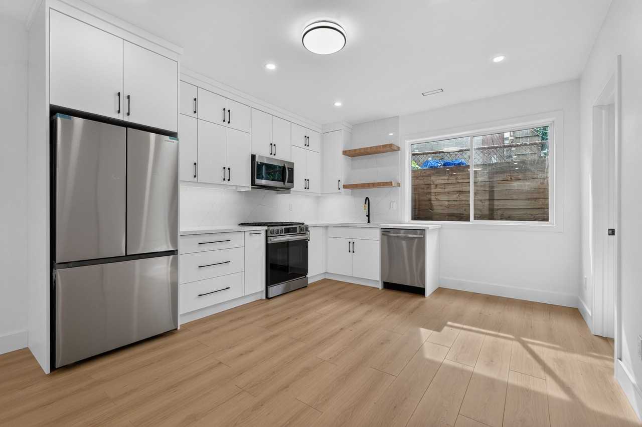 484 Westmount Avenue - Photo 5 of 33