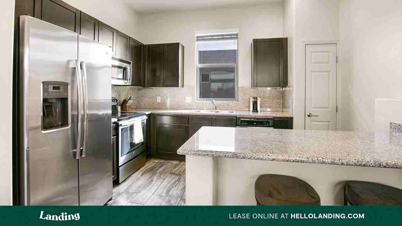 2110 Lynwind Blvd - Photo 4 of 50