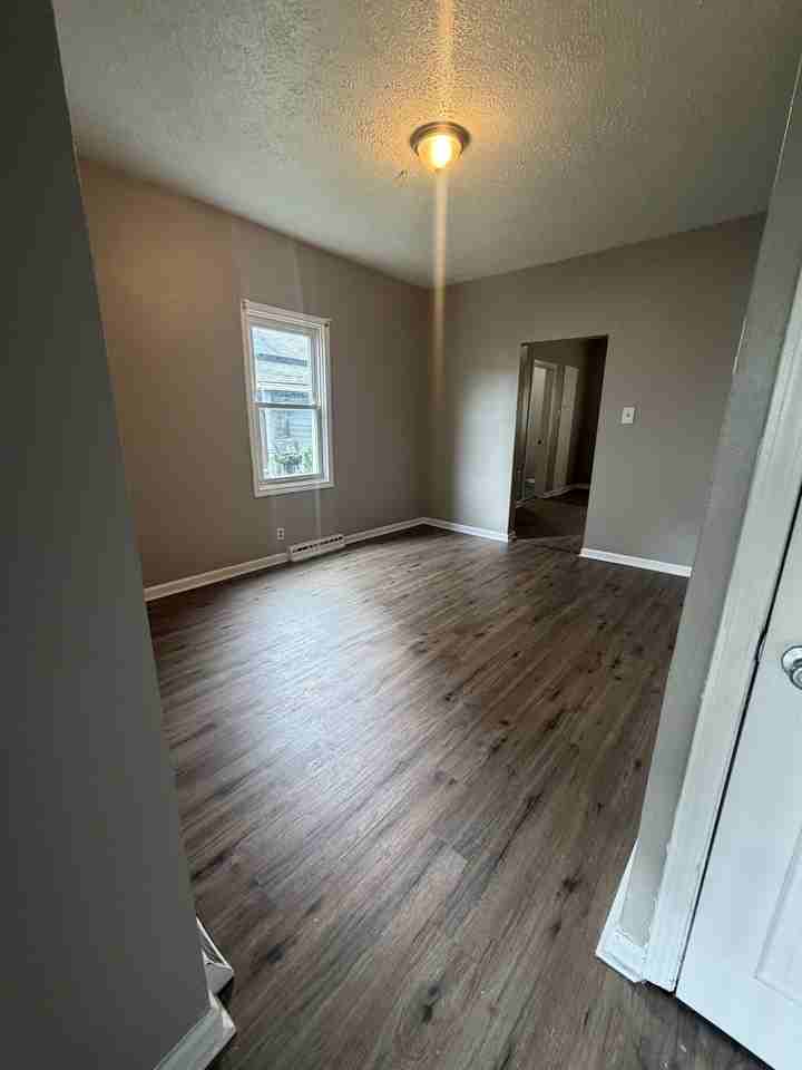 1529 4th Ave #1 - Photo 3 of 10
