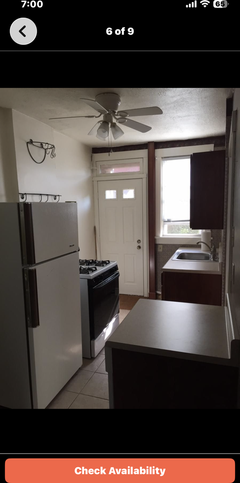 511 S Graham St #TH - Photo 4 of 10