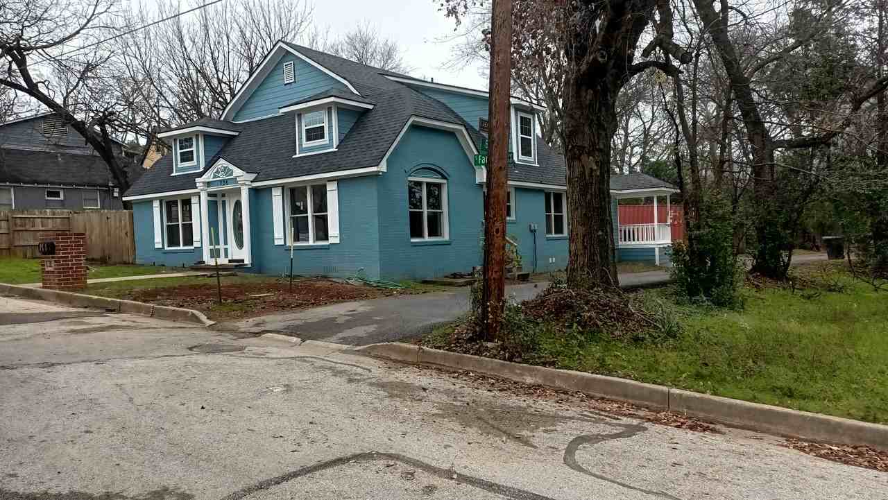 736 South Fannin Avenue #A - Photo 2 of 14