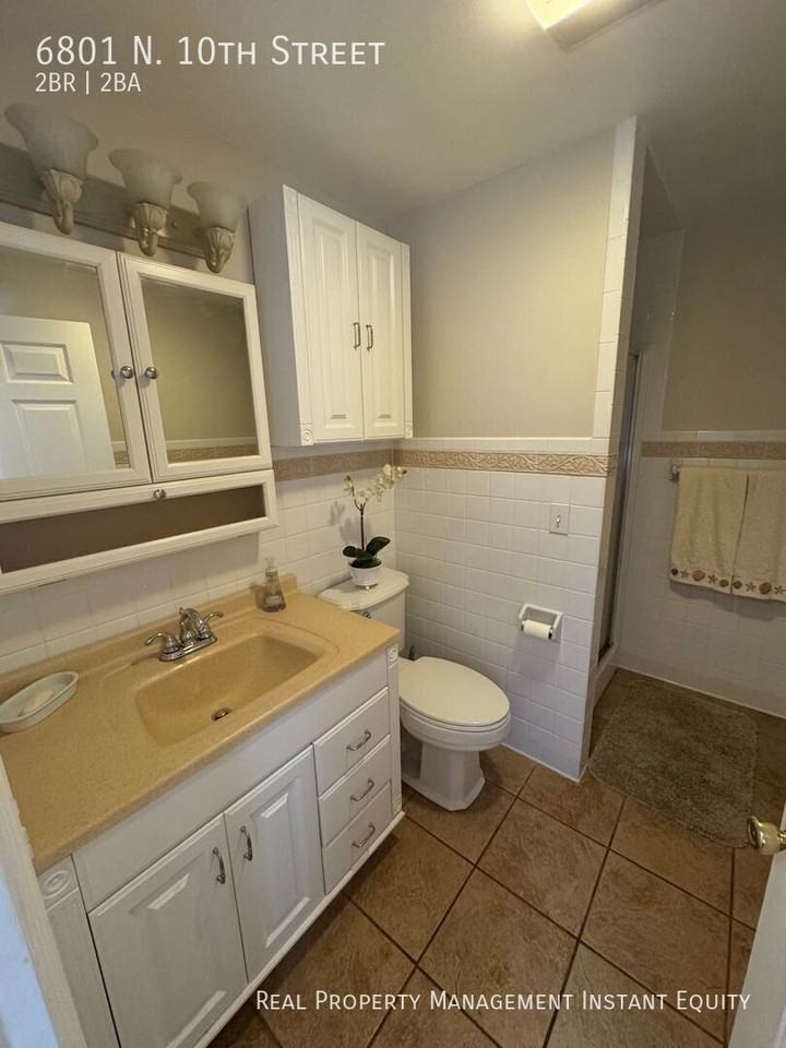 6801 N 10th St - Photo 5 of 21