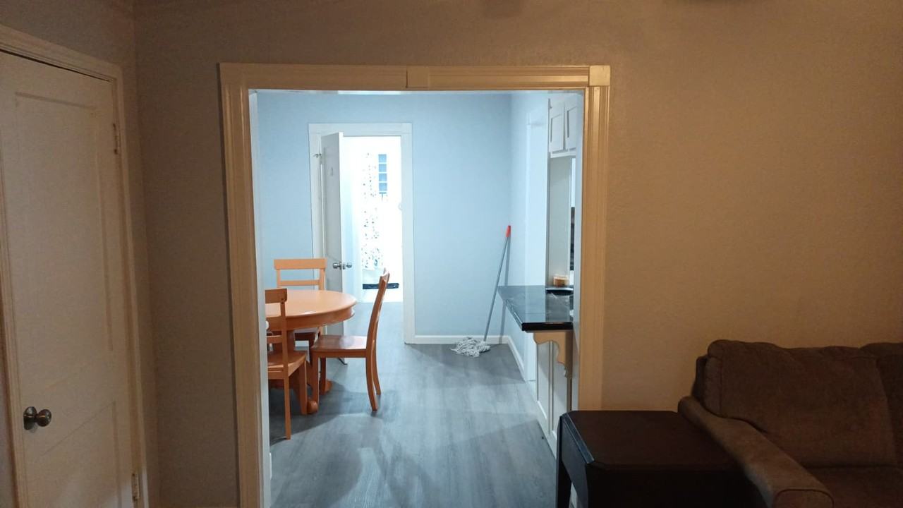 736 South Fannin Avenue #C - Photo 3 of 16