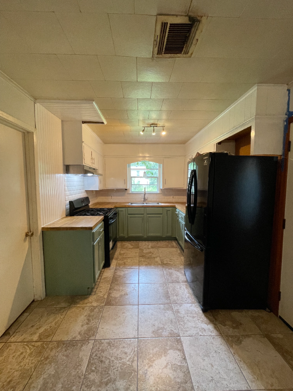 204 Tennessee St - Photo 2 of 15