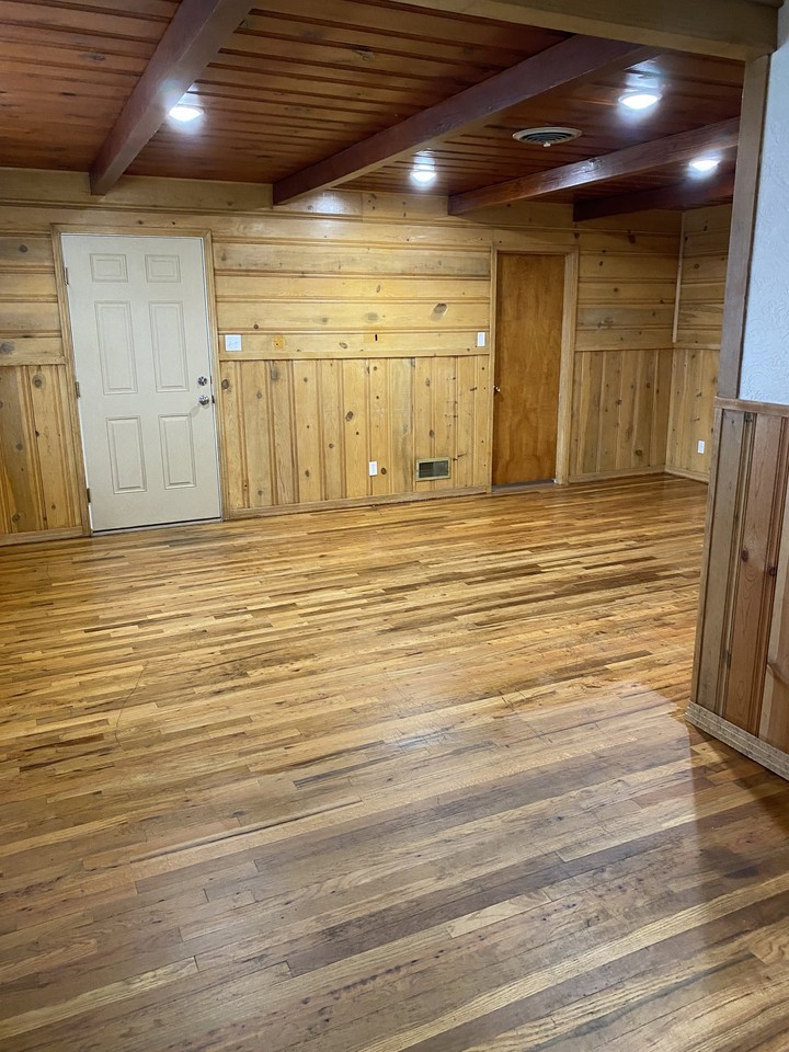 301 W Plains Ave - Photo 2 of 17
