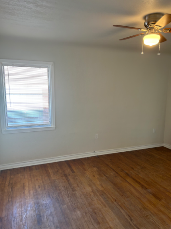 3211 Delano Ave - Photo 5 of 6