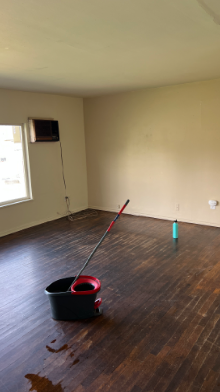 1213 W Gary St - Photo 5 of 7
