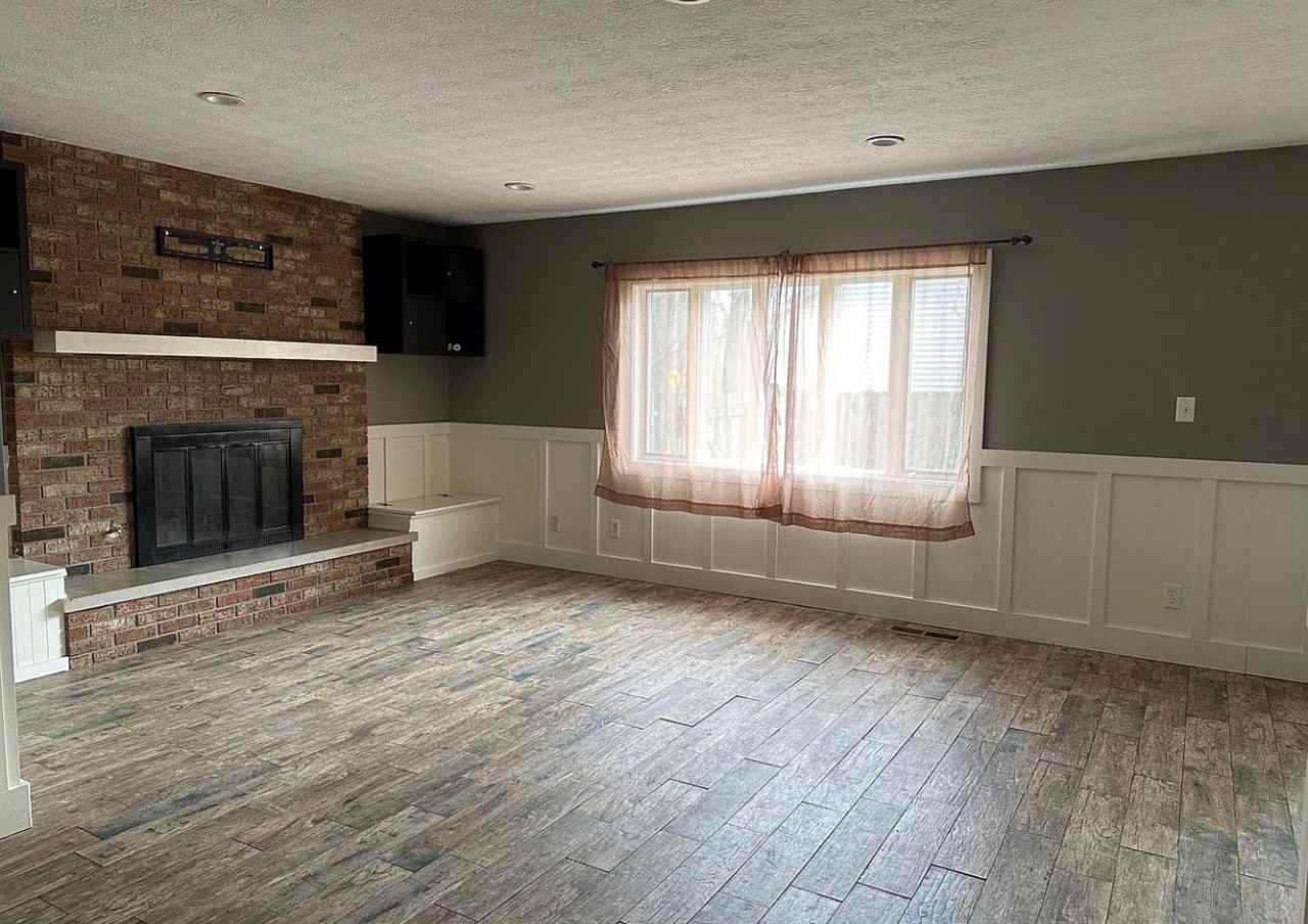 625 Kent Ave - Photo 2 of 16
