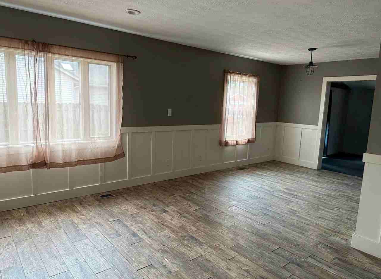 625 Kent Ave - Photo 3 of 16