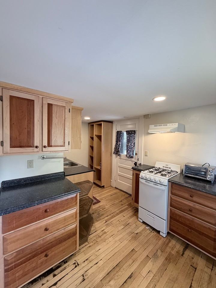 51 Loomis St #3 - Photo 7 of 14
