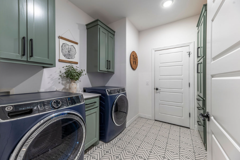 7350 Charlotte Ave - Photo 7 of 20