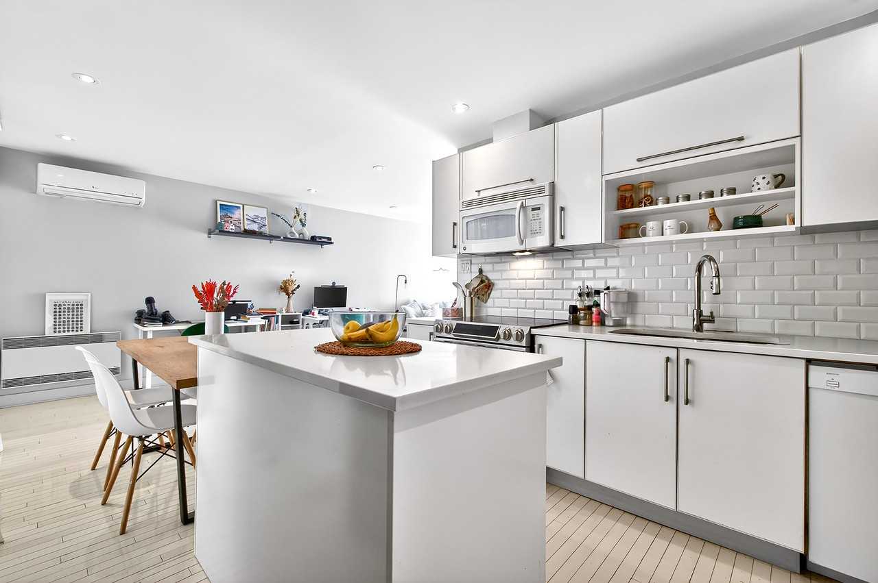 3850 Rue Saint-André - Photo 3 of 17