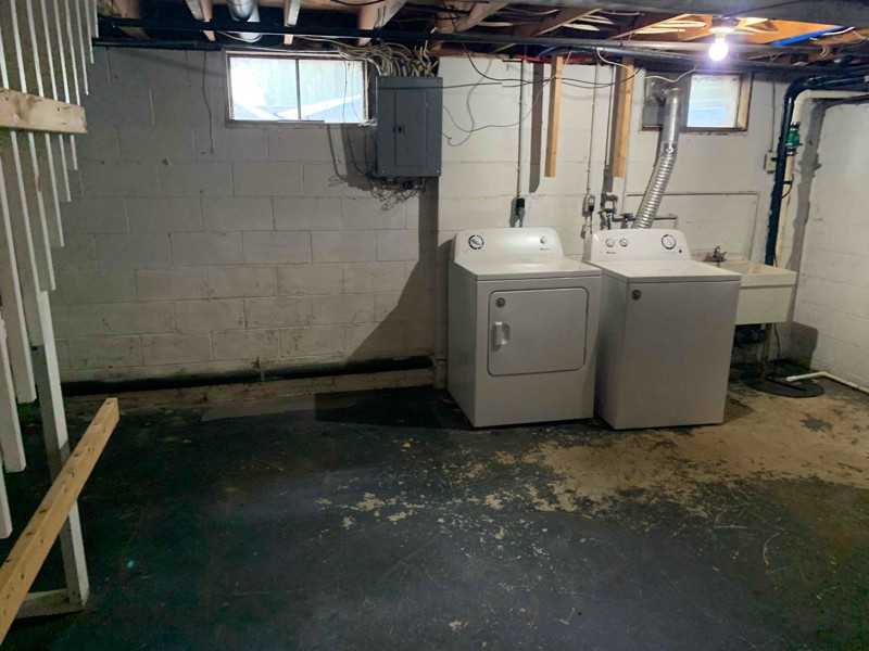 185 E Home St #B - Photo 7 of 9