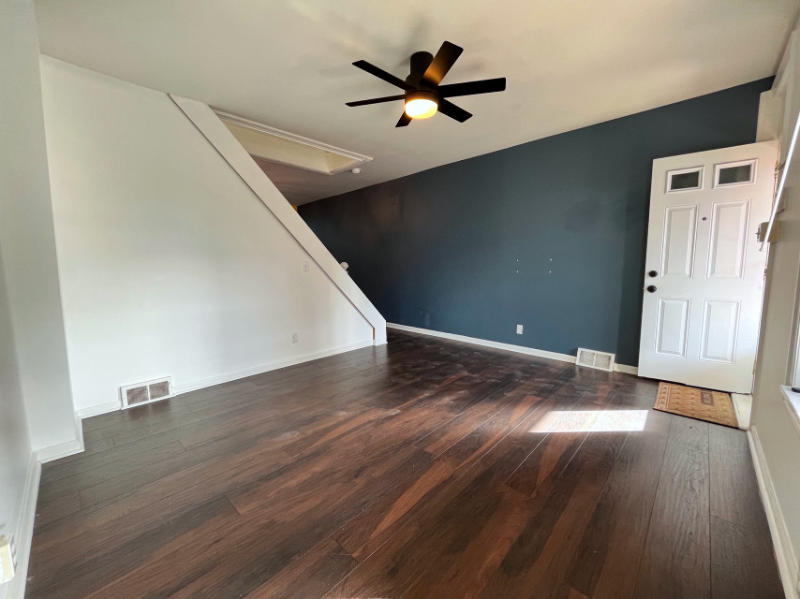 1907 Howland St - Photo 4 of 19