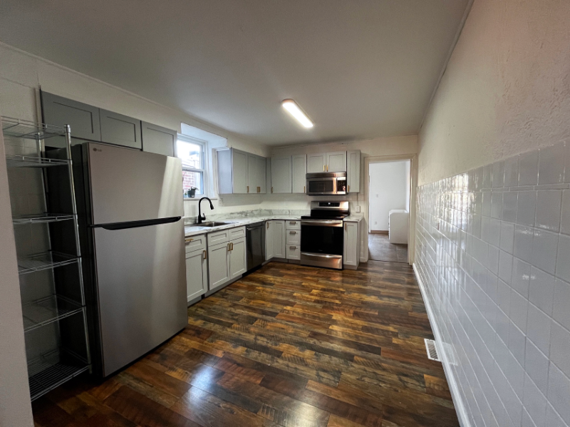 1907 Howland St - Photo 7 of 19