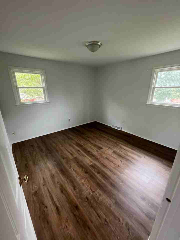 219 Axtell Ave #2ndFL - Photo 5 of 6