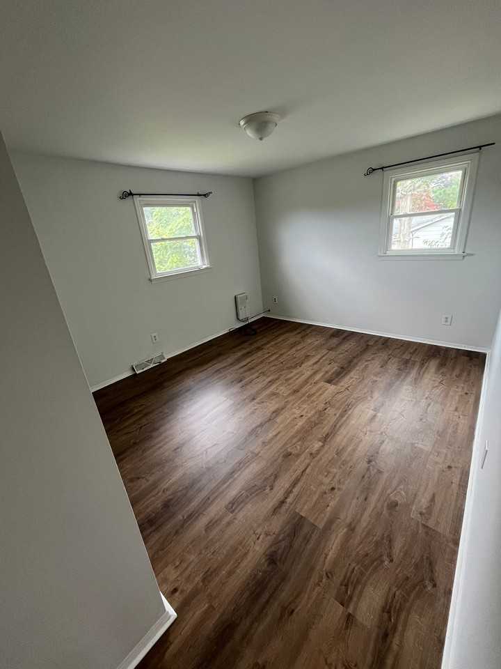 219 Axtell Ave #2ndFL - Photo 6 of 6