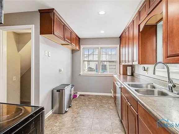 4348 Lyman Ave - Photo 5 of 14