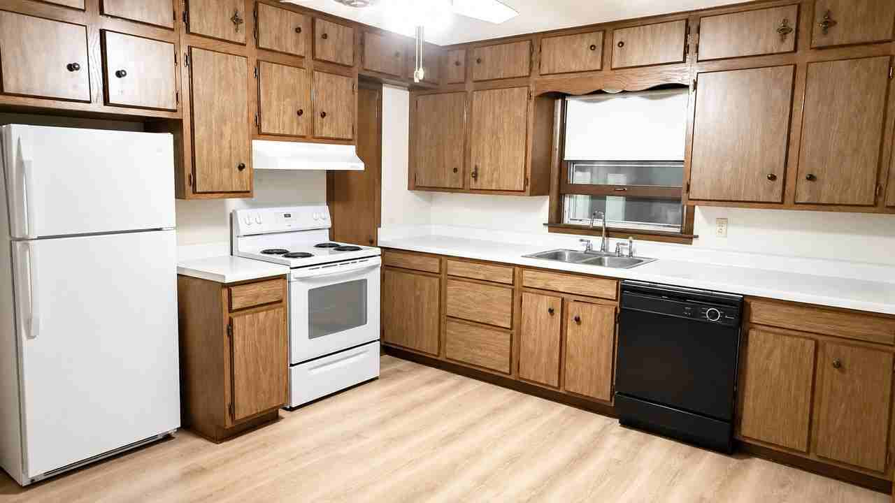 811 S Hickory St - Photo 3 of 8