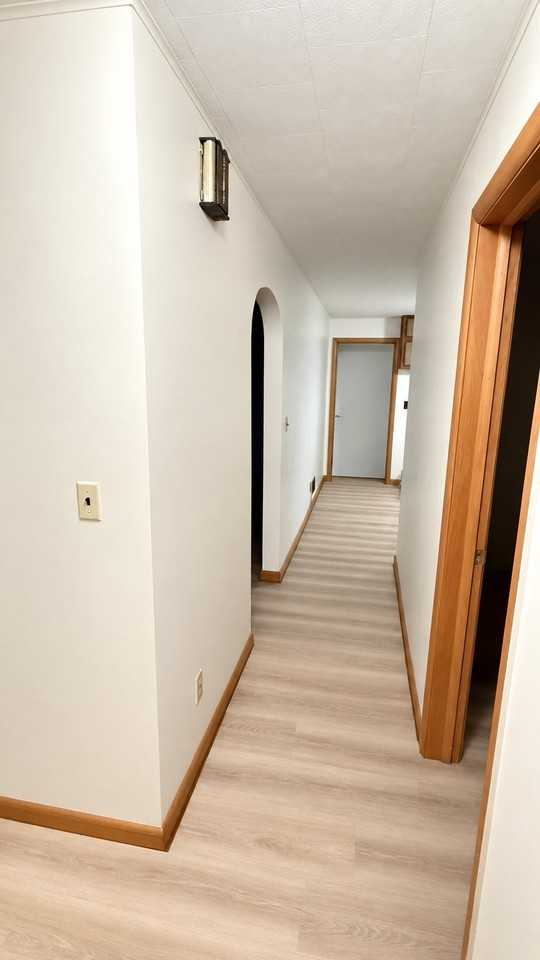 811 S Hickory St - Photo 5 of 8