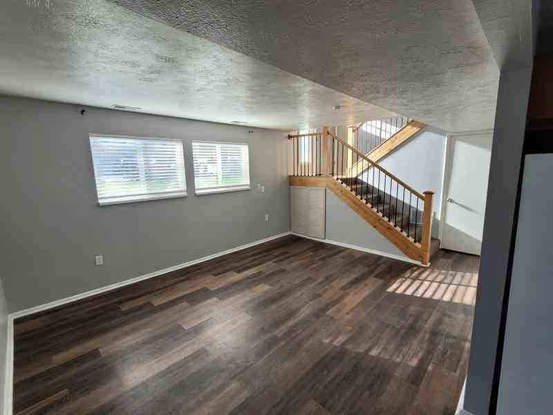 8255 S Ivy Dr #1 - Photo 4 of 15