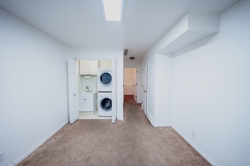 1867 S Main St - Photo 7 of 10