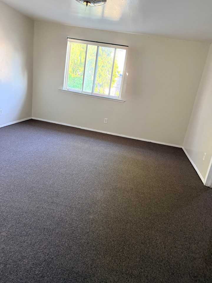 3320 Holbrook St #D - Photo 3 of 9