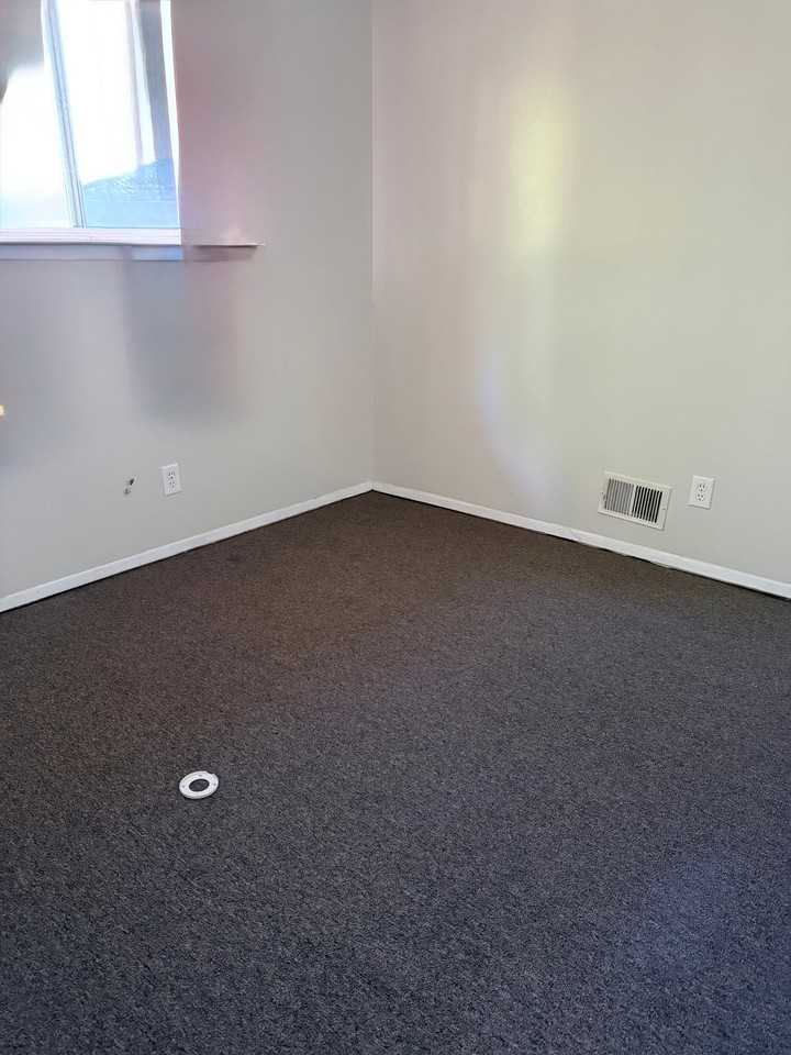 3320 Holbrook St #D - Photo 5 of 9