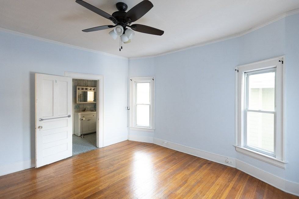 528 Richmond Ave #1 - Photo 5 of 10