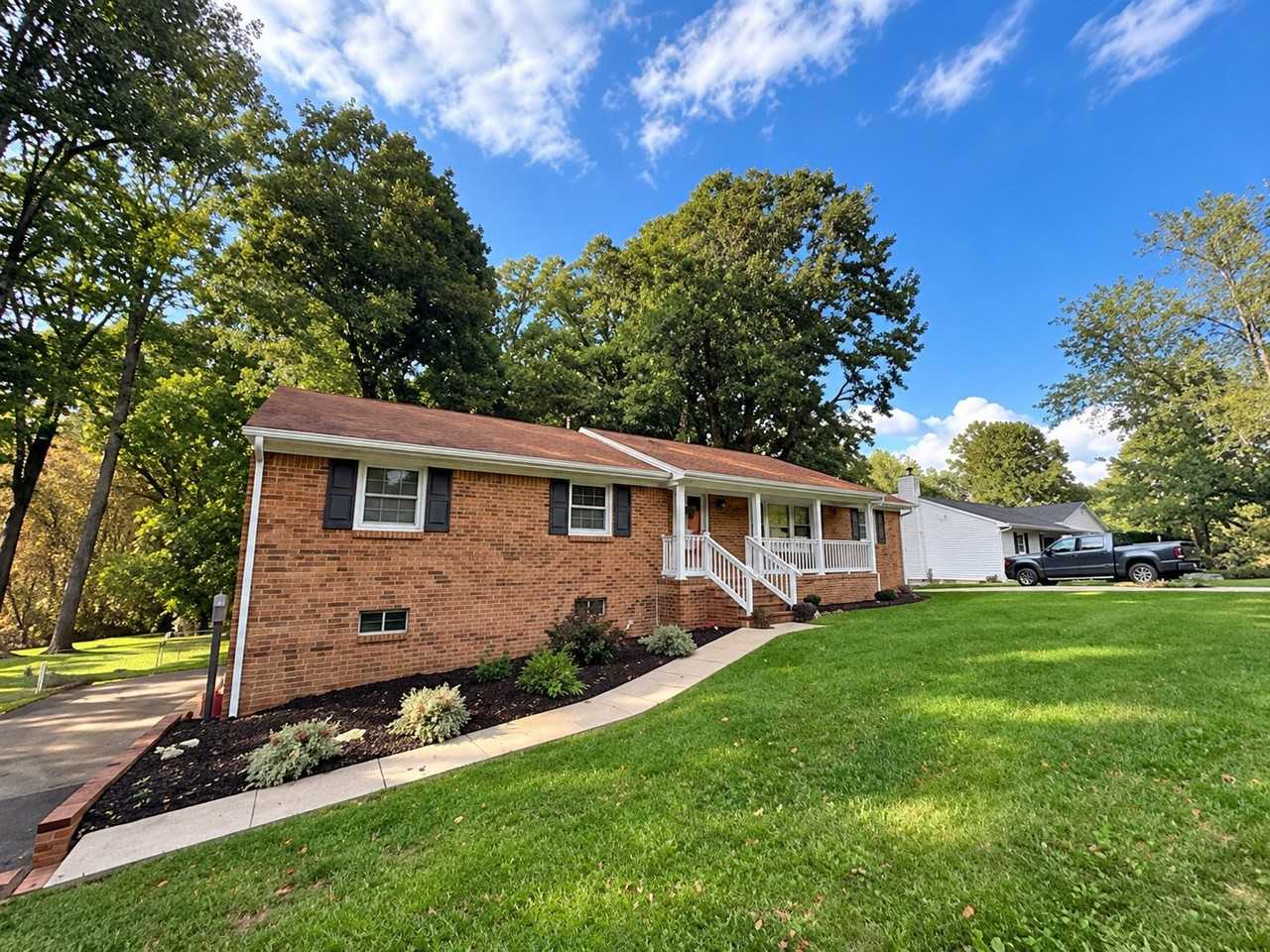 6620 Welch Dr - Photo 3 of 15